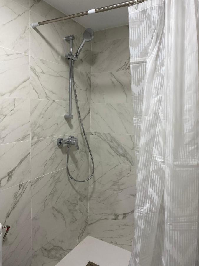 Aluche Aparment C Apartment Madrid Luaran gambar